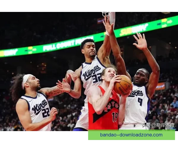 德罗赞历史得分跃升至第17 国王擒猛龙终结连败 阿丘瓦28+19巴雷特20+6
